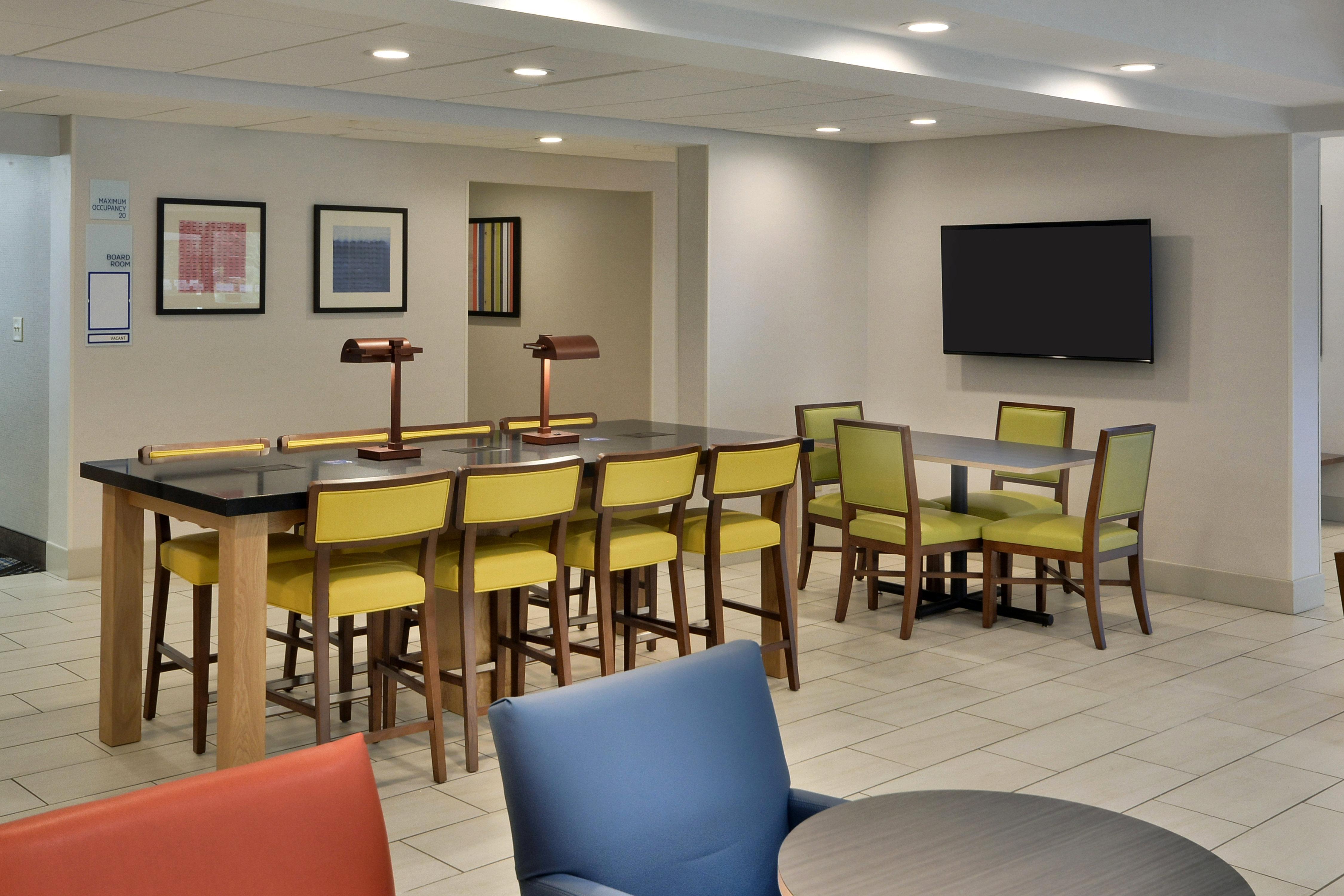Holiday Inn Express Raleigh-Durham Airport By Ihg Morrisville Exterior photo
